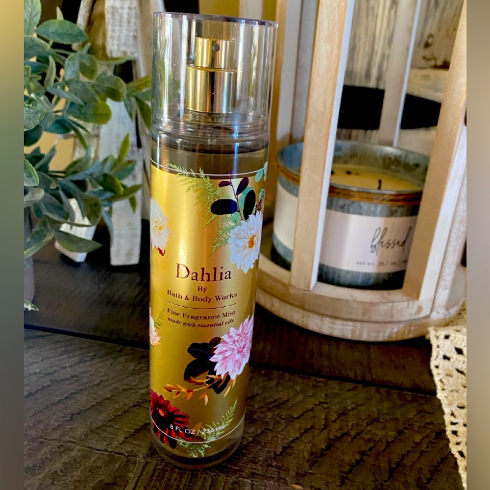 NWT Bath and Body Works Dahlia Fine Fragrance Mist